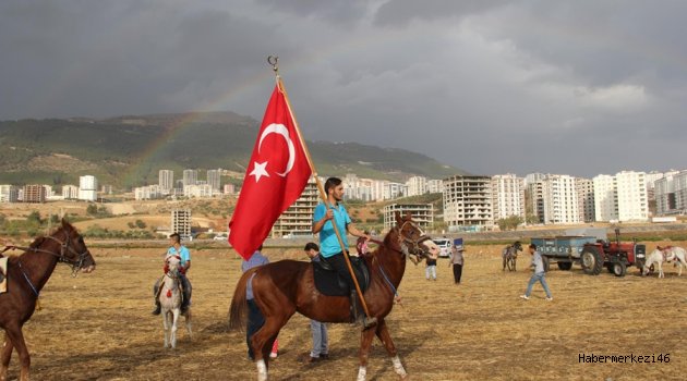 ''2. RAHVAN AT YARIŞLARI'' YAPILDI