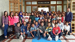 BAŞKAN ERKOÇ'A ÖĞRENCİLERDEN ZİYARET 