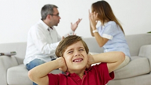 ÇOCUĞU “TARAF” SEÇMEYE ZORLAMAYIN 