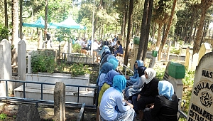 HAFIZ ALİ EFENDİ MEZARI BAŞINDA ANILDI 