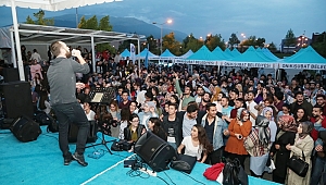 KSÜ ÖĞRENCİLERİ YILIN YORGUNLUĞUNU BAHAR ŞENLİKLERİNDE ATTI 