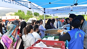 ONİKİŞUBAT'TAN ÖĞRENCİLERE ZİYAFET 