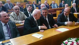 PAKDİL, YENİDEN BAŞKAN SEÇİLDİ 