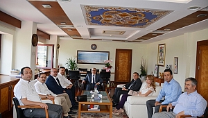 TABİP ODASI ZİYARETİNDE TIP FAKÜLTESİ’NİN SORUNLARI ELE ALINDI 