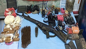 TERÖR İNLERİ BAŞLARINA YIKILDI 