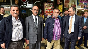 VALİ ÖZKAN VATANDAŞLARLA SOHBET ETTİ 