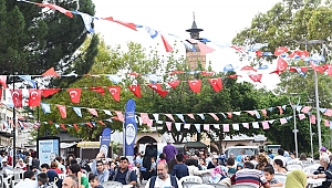 DULKADİROĞLU’NDAN ÇARŞI’DA BİRLİK VE BERABERLİK SOFRASI 