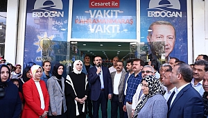 DÜNYAYA YÖN VERME İDEALİMİZ VAR 