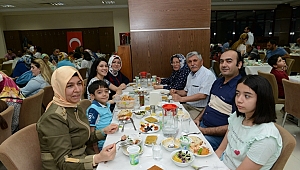 EĞİTİM-BİR-SEN ÜYELERİ İFTAR YEMEĞİNDE BİR ARAYA GELDİ 