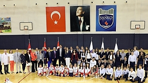SANKO OKULLARI BAŞARIYI ÖDÜLLENDİRDİ 