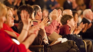 SİNEMA VE TİYATROYA OLAN İLGİ ARTIYOR 