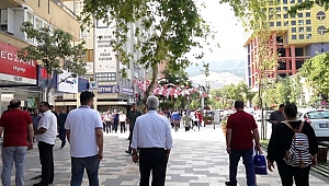 TRABZON CADDESİ İNSANLARIN UĞRAK MERKEZİ OLDU 