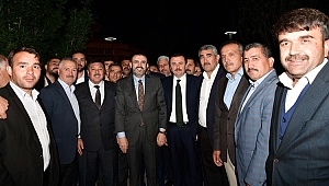 YAPARSA YİNE AK PARTİ YAPAR, YAPARSA YİNE BİZ YAPARIZ.. 