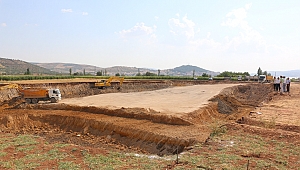 BAŞKAN BOZDAĞ, HASTANE İNŞAATI HAKKINDA ÜMİT ÖZGE’DEN BİLGİ ALDI 