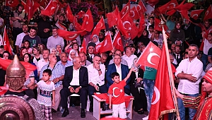 BAŞKAN MAHÇİÇEK’TEN DEMOKRASİ NÖBETİNE TAM DESTEK 