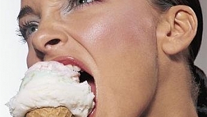 DONDURMAYI ISIRARAK DEĞİL AĞIZDA ERİTEREK TÜKETİN