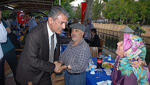 “ŞEHİT AİLELERİNE HİZMET ŞEREFTİR”