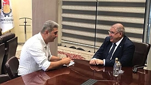 ONİKİŞUBAT KIZILAY’A KURBAN BAĞIŞI YAPTI 