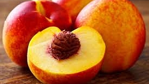 VİTAMİN DEPOSU ŞEFTALİYİ TÜKETMEK İÇİN 5 NEDEN 