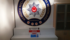 UYUŞTURUCU SATARKEN YAKALANDILAR 