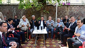 GÖKSUN’DA AŞURE DAĞITILDI 
