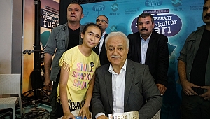 HATİPOĞLU İMZA GÜNÜNDE HAYRANLARIYLA BULUŞTU 