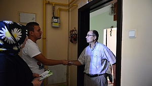 KAPI KAPI DOLAŞIP SIFIR ATIK PROJESİNİ ANLATTILAR 