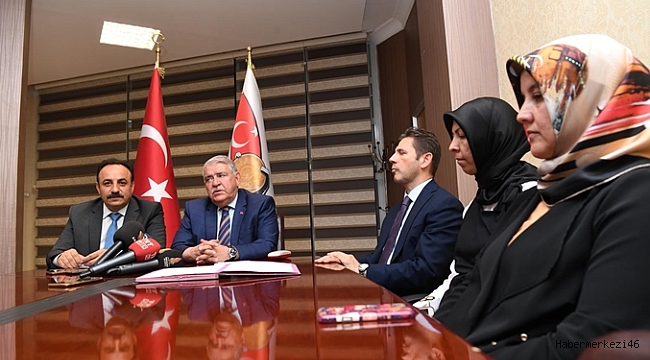 “NİTELİKLİ İNSANLARIN YETİŞMESİNDE BİRİNCİ FAKTÖR EĞİTİMDİR”