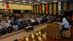 PROF. DR. İHSAN SÜREYYA SIRMA, KSÜ ÖĞRENCİLERİYLE BİR ARAYA GELDİ 