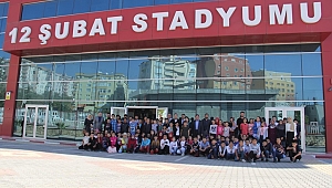 100 ORTAOKUL ÖĞRENCİSİ 12 ŞUBAT STADINI ZİYARET ETTİLER 
