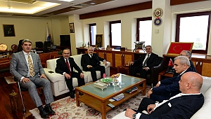 TÜRK KIZILAY GENEL BAŞKANI KINIK, REKTÖR CAN’I ZİYARET ETTİ 