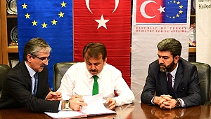 BAŞKAN ERKOÇ ERASMUS PROJESİNİ İMZALADI 