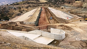 ÇAĞLAYANCERİT DÜZBAĞ BARAJINDA ÇALIŞMALAR DEVAM EDİYOR 