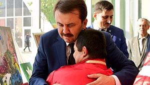 ENGELSİZ SANAT SERGİSİ AÇILDI 