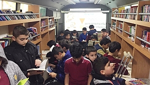 GEZİCİ KÜTÜPHANE OSMANGAZİ ORTAOKULU’NDA 