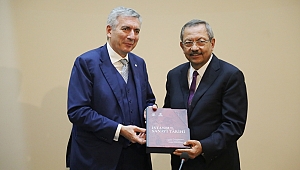 İSTANBUL SANAYİ ODASI YÖNETİMİ KMTSO MECLİSİ’NİN KONUĞU OLDU