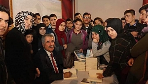 ŞAİR YAZAR AHMET SANDAL İZİN GÜNLERİNİ EĞİTİM VE SEMİNERLERLE GEÇİRDİ 