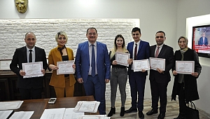 TURİZM SEKTÖRÜ ÇALIŞANLARINA EĞİTİM BELGELERİ VERİLDİ 