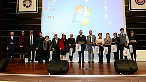 “YAŞLANAN İNSAN VE TOPLUM” KONULU PANEL DÜZENLENDİ 