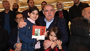 Başkan Mahçiçek, Serdar Yakar’ı Okuyucularıyla Buluşturdu 