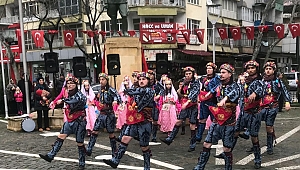 HALK OYUNLARI GÖSTERİLERİ BÜYÜLEDİ 