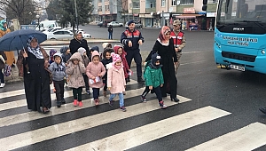 ONİKİŞUBAT JANDARMA TRAFİK TİMLERİNDEN 