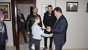 WUSHU TÜRKİYE ŞAMPİYONLARINDAN İL MÜDÜRÜ KABAKCI’YA ZİYARET 