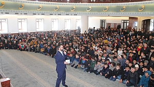 YÜZLERCE ÇOCUĞA ÖDÜL VERİLDİ 