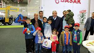 Adalet Bakanı Abdülhamit Gül Başak Traktör Standını Gezdi 