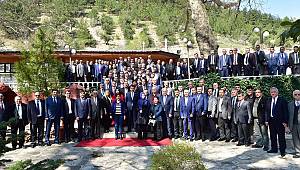 Başkan Erkoç’tan Bürokratlara Plaket 