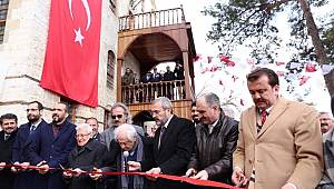 Ünal, Gecesini Gündüzüne Katarak Gezilerini Sürdürüyor 