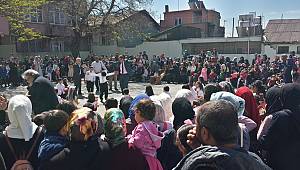 İstiklal İlkokulu 23 Nisan’ı Mahalleliyle Coşkuyla Kutladı 