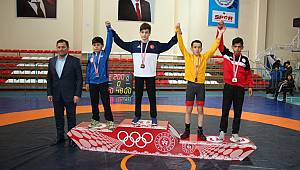 (U15) Küçük Yıldızlar Greko-Romen Grup Şampiyonası İlimizde Yapıldı 