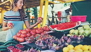 Sıcak yaz aylarında su dostu besinlerle zinde kalmanın 9 yolu 